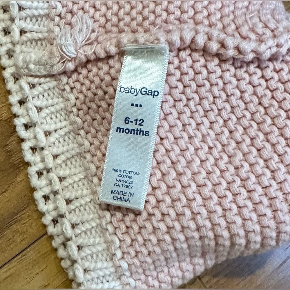 Baby Gap Crochet Bunny Pink Knit Hat with Cream Trim 6-12 months - Picture 4 of 6